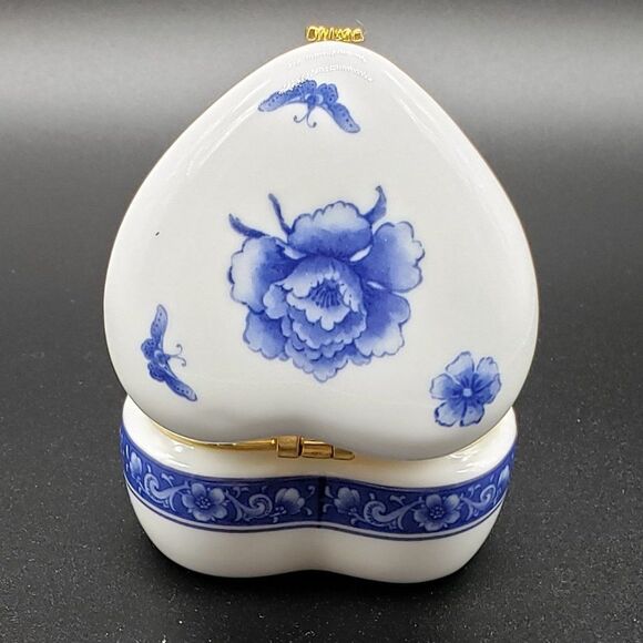 White Porcelain Vintage Cobalt Blue Floral Butterfly Gold Trim Trinket Box - Picture 3 of 12